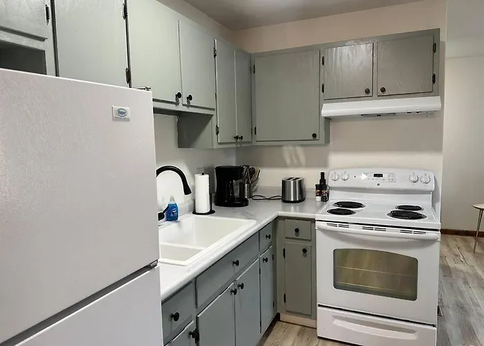 Capital On 6th Street - King Bed / Downtown! Apartment Springfield
