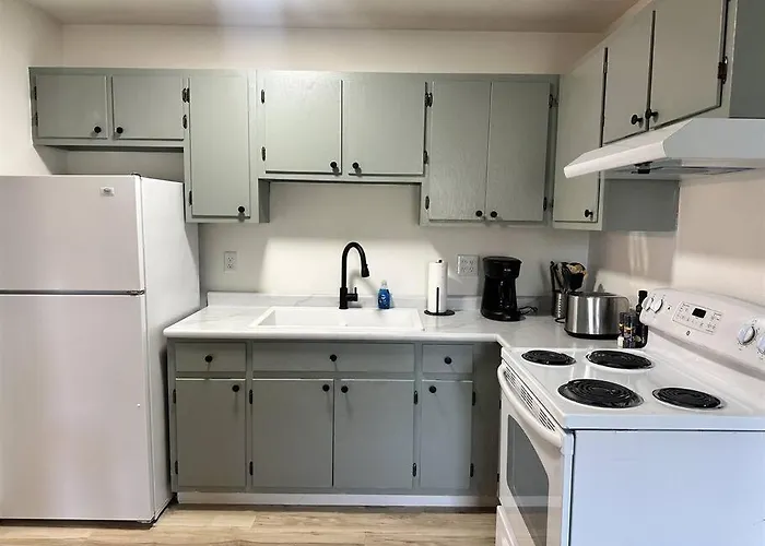 Capital On 6th Street - King Bed / Downtown! *